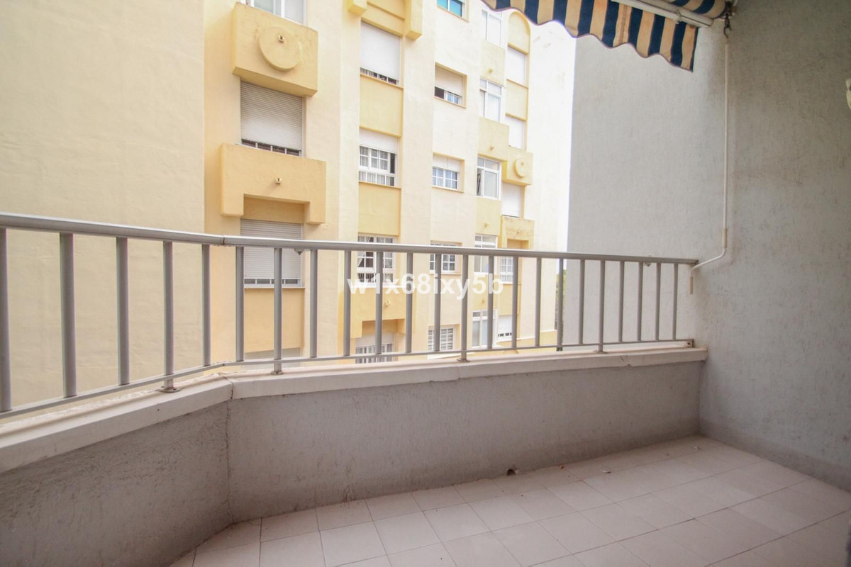 3 Bedroom Apartment in Marbella - Photo 10