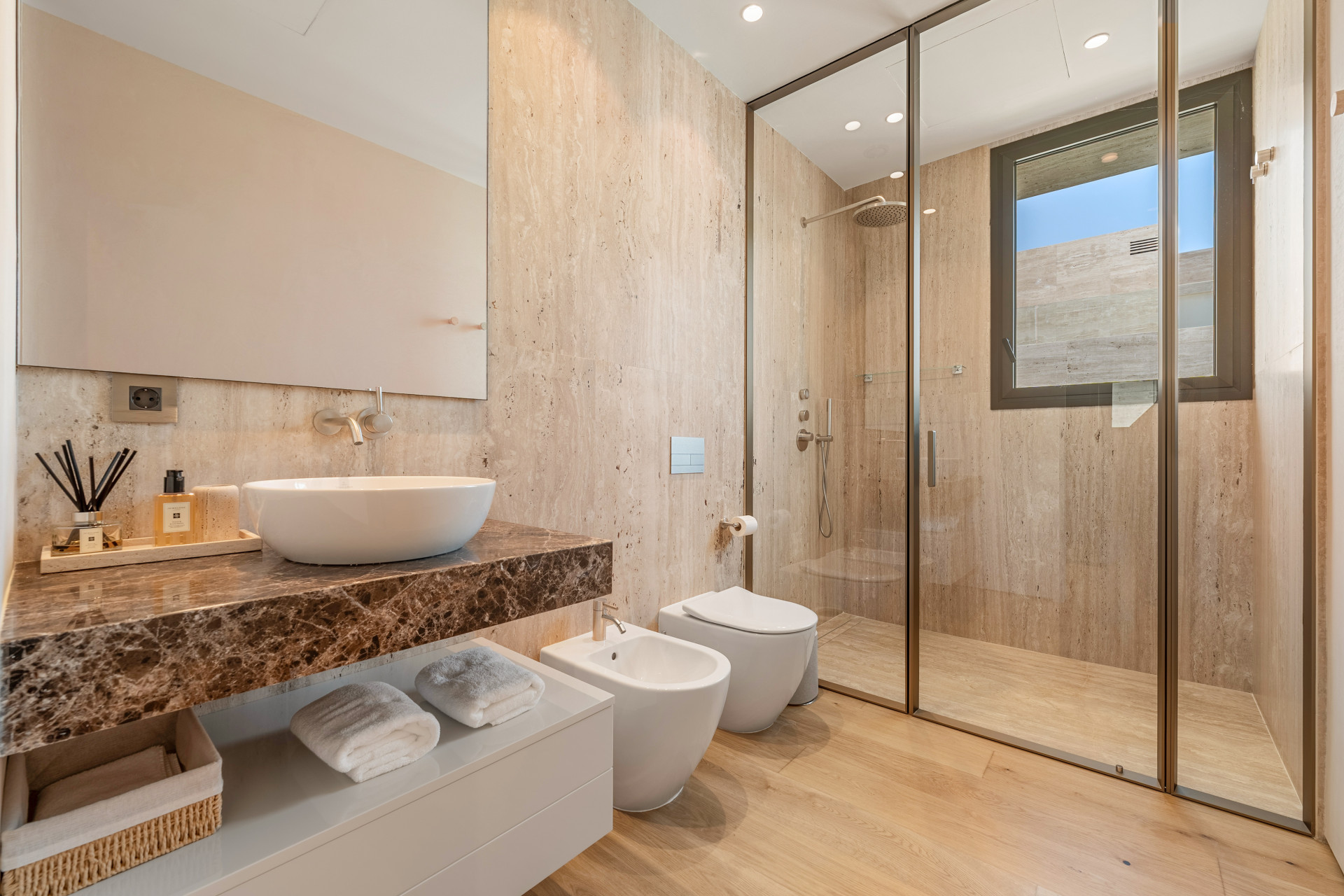 4 Bedroom Villa in Marbella - Photo 36