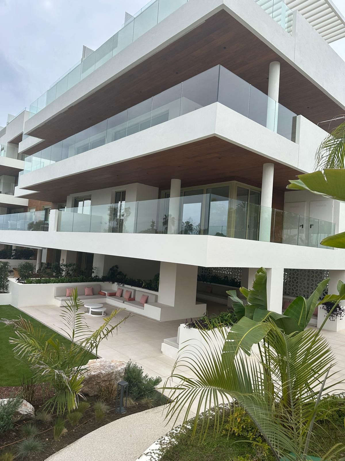 2 Bedroom Apartment in Marbella - Photo 4