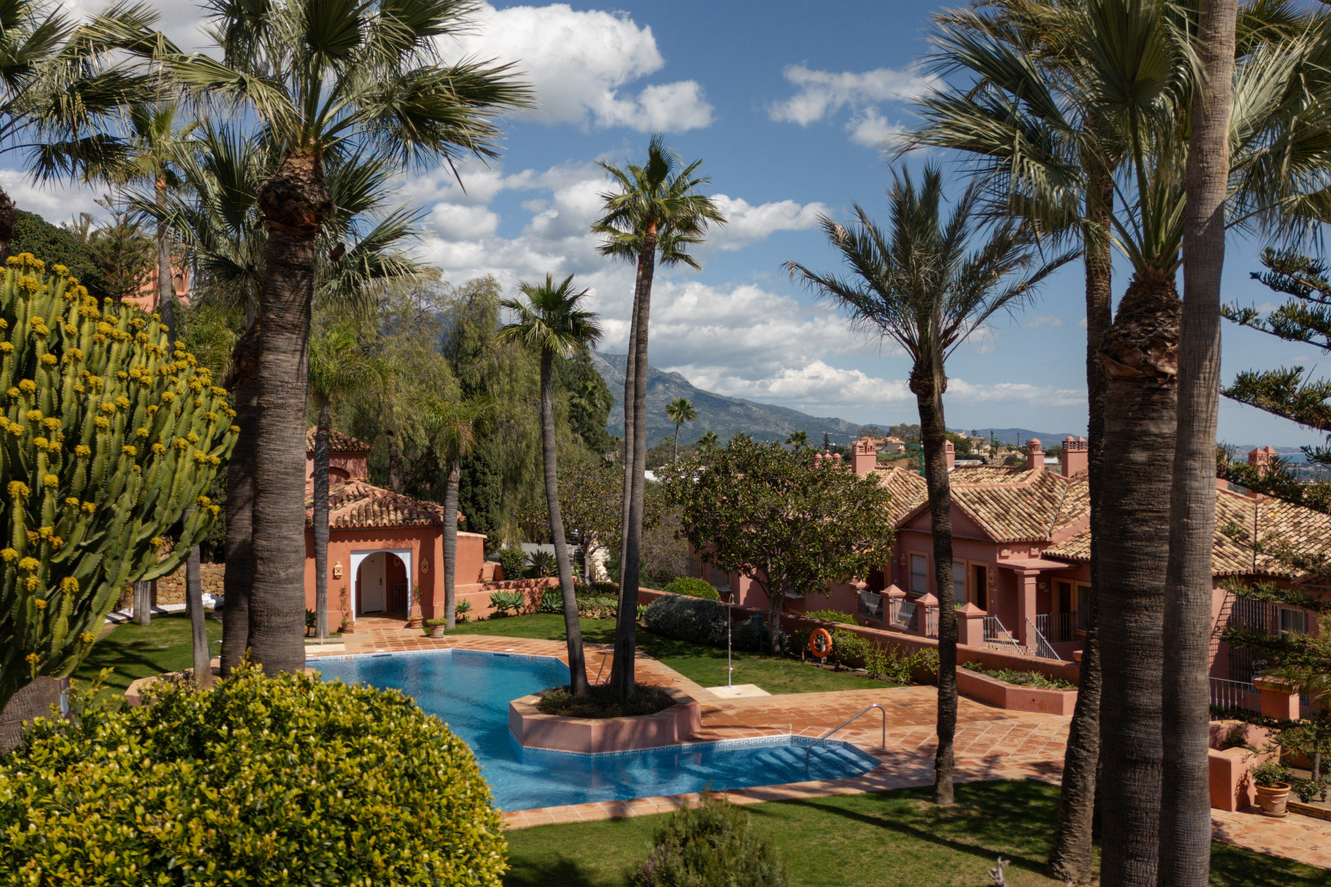 4 Bedroom Townhouse in Benahavís - Photo 28