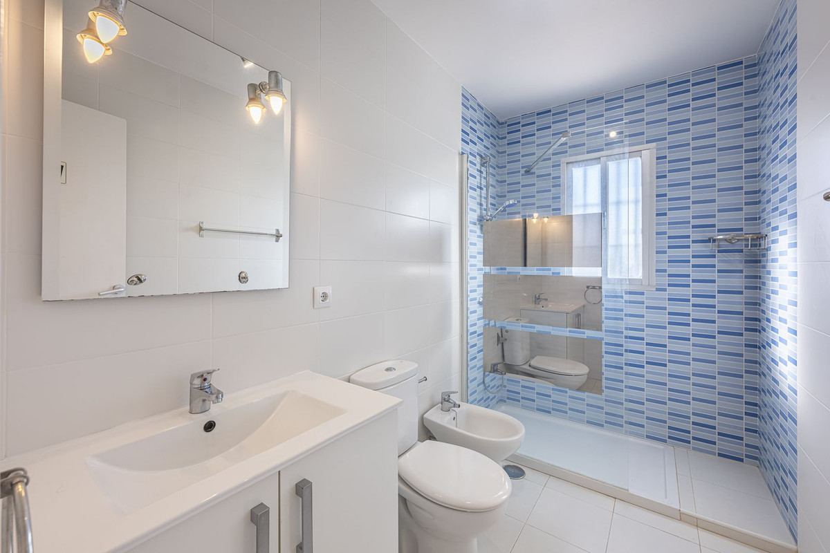3 Bedroom Villa in Estepona - Photo 17