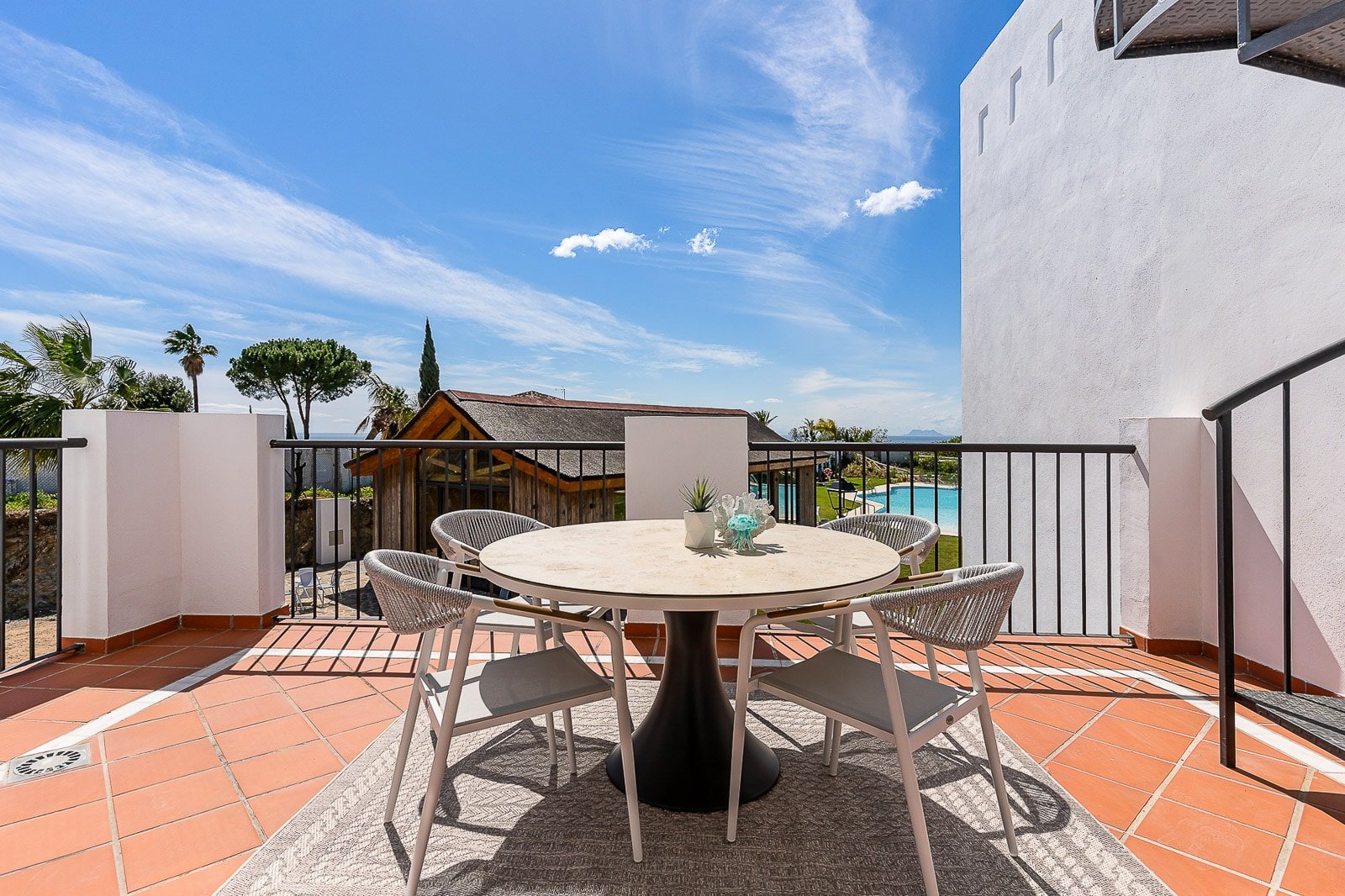 3 Bedroom Apartment in Benahavís - Photo 20