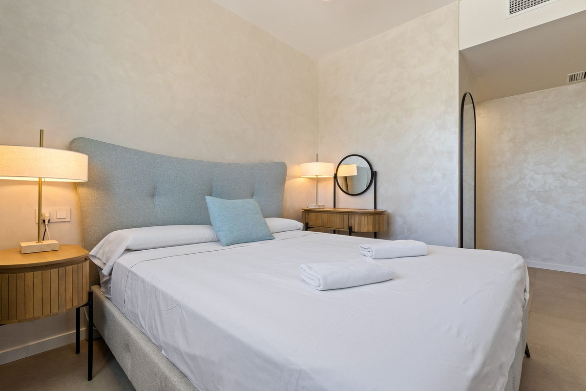 1 Bedroom Apartment in Torremolinos - Photo 16