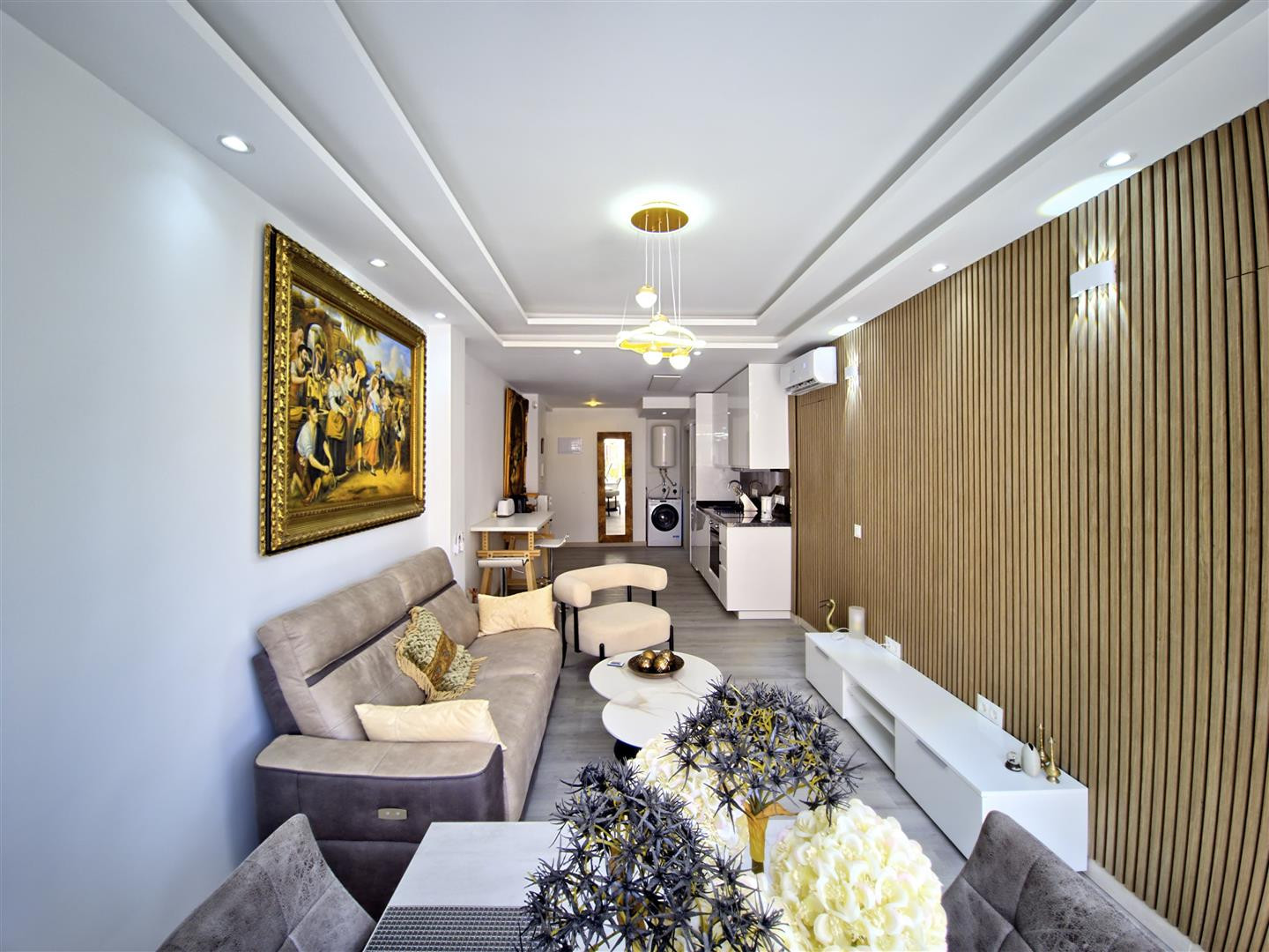 2 Bedroom Apartment in Marbella - Photo 3
