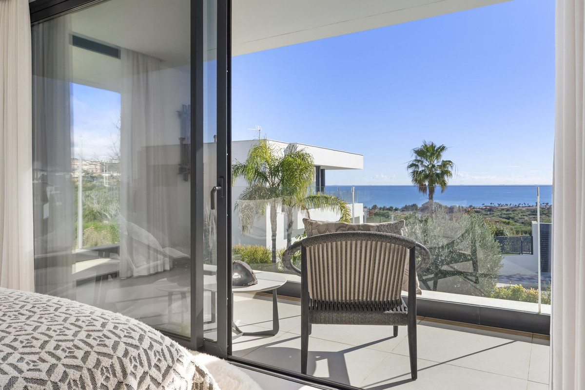 3 Bedroom Villa in La Duquesa - Photo 33