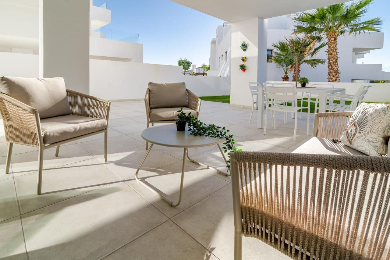 2 Bedroom Apartment in Estepona - Photo 19