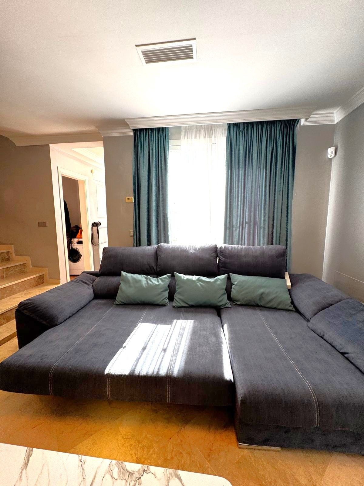 2 Bedroom Townhouse in Marbella - Photo 16