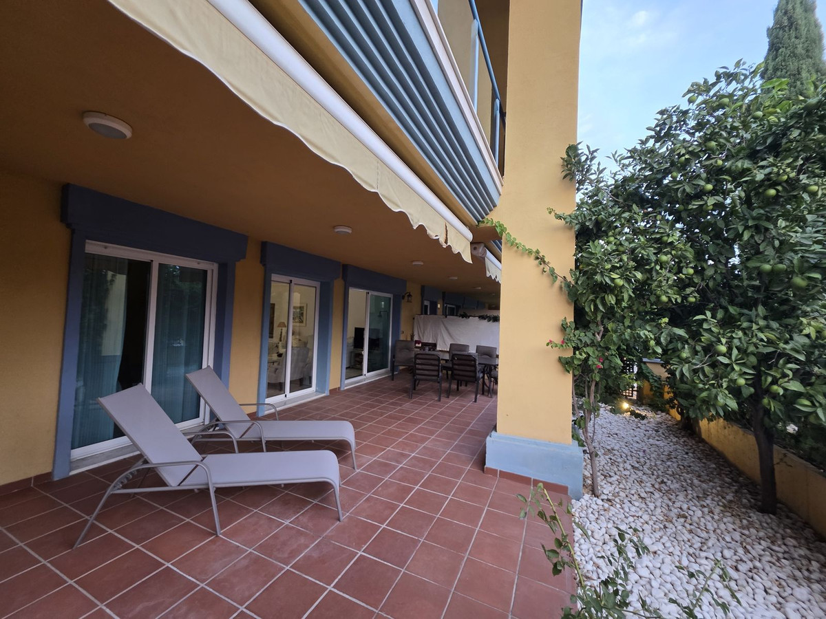 2 Bedroom Apartment in Marbella - Photo 3