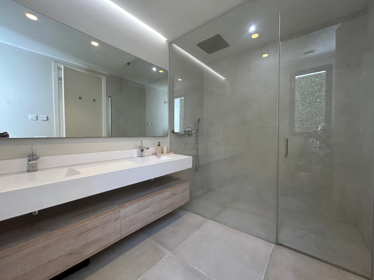 4 Bedroom Villa in Estepona - Photo 17