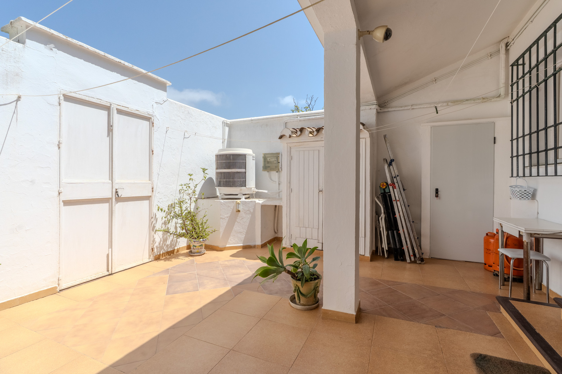 6 Bedroom Villa in Marbella - Photo 36