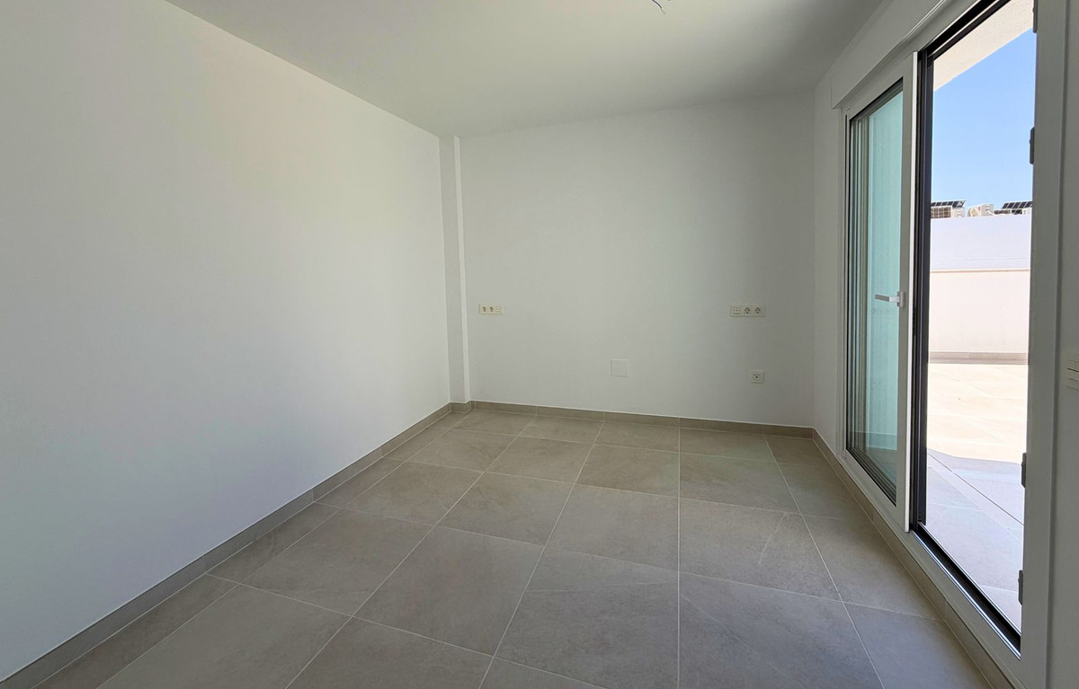 2 Bedroom Penthouse in Mijas - Photo 27