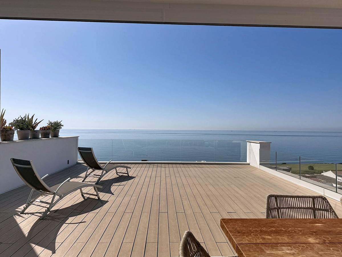 4 Bedroom Penthouse in La Alcaidesa - Photo 11