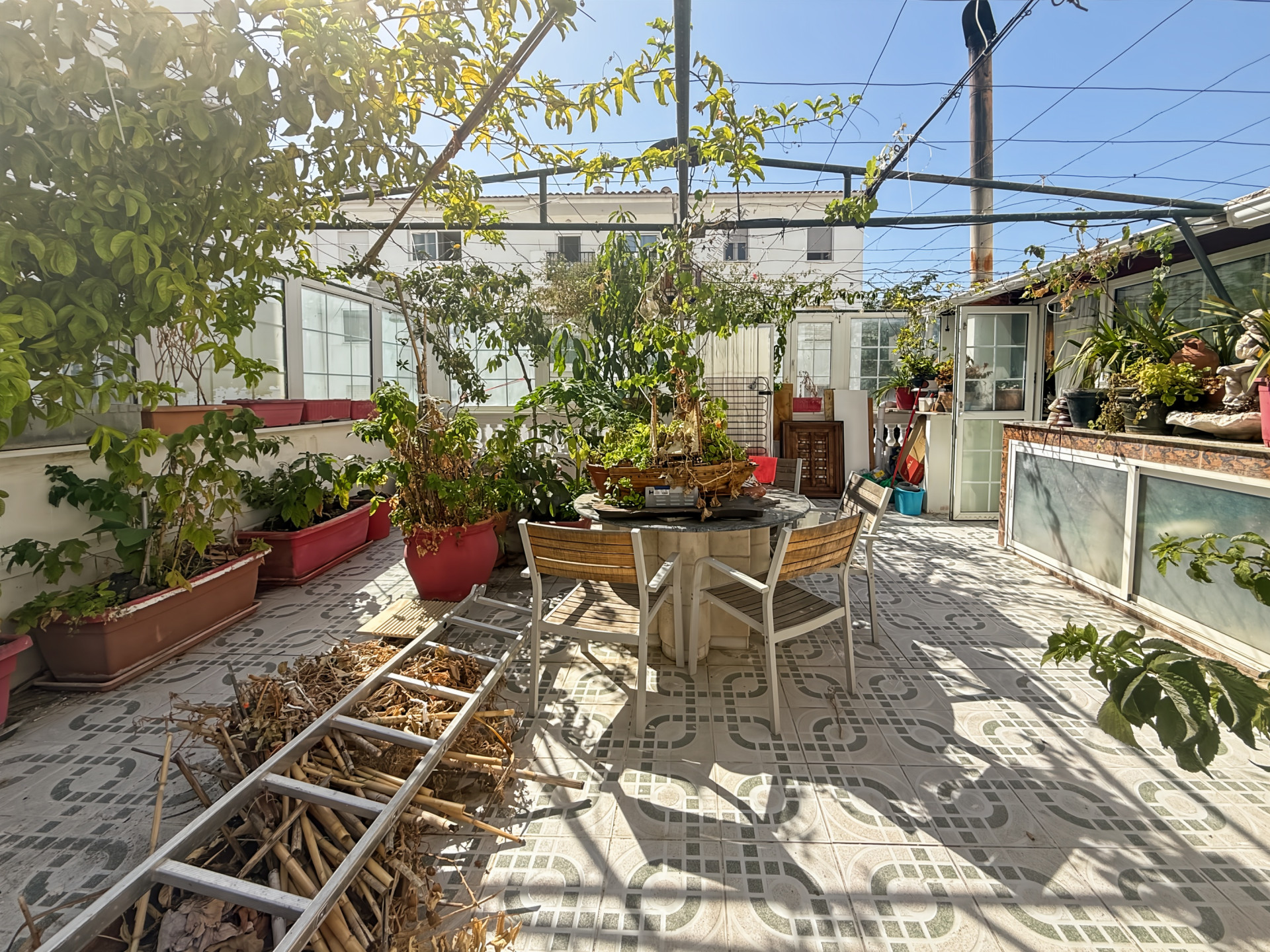 2 Bedroom Apartment in Estepona - Photo 2