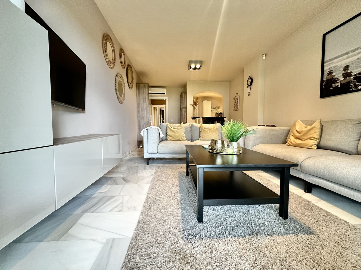 2 Bedroom Apartment in Mijas - Photo 12