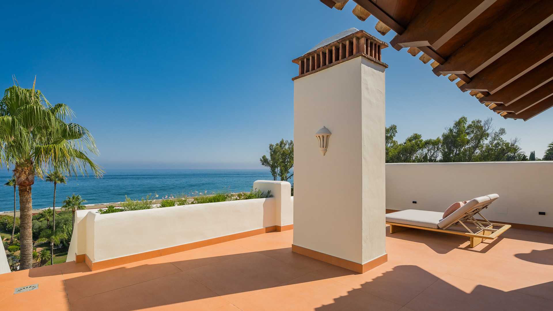 3 Bedroom Penthouse in Estepona - Photo 33
