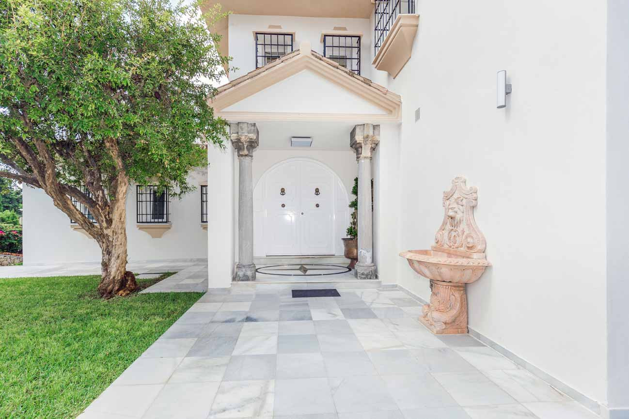 6 Bedroom Villa in Marbella - Photo 28