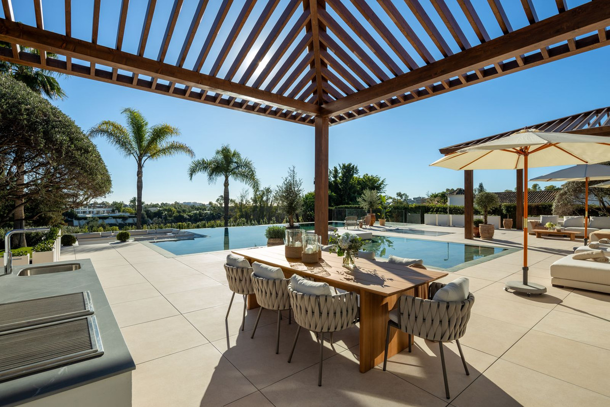 6 Bedroom Villa in Marbella - Photo 6