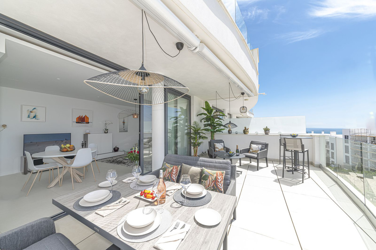 2 Bedroom Apartment in Benalmádena - Photo 28