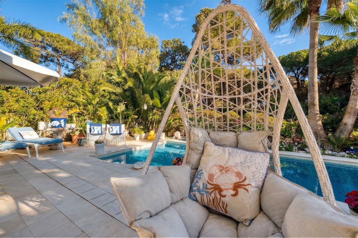 4 Bedroom Villa in Estepona - Photo 19