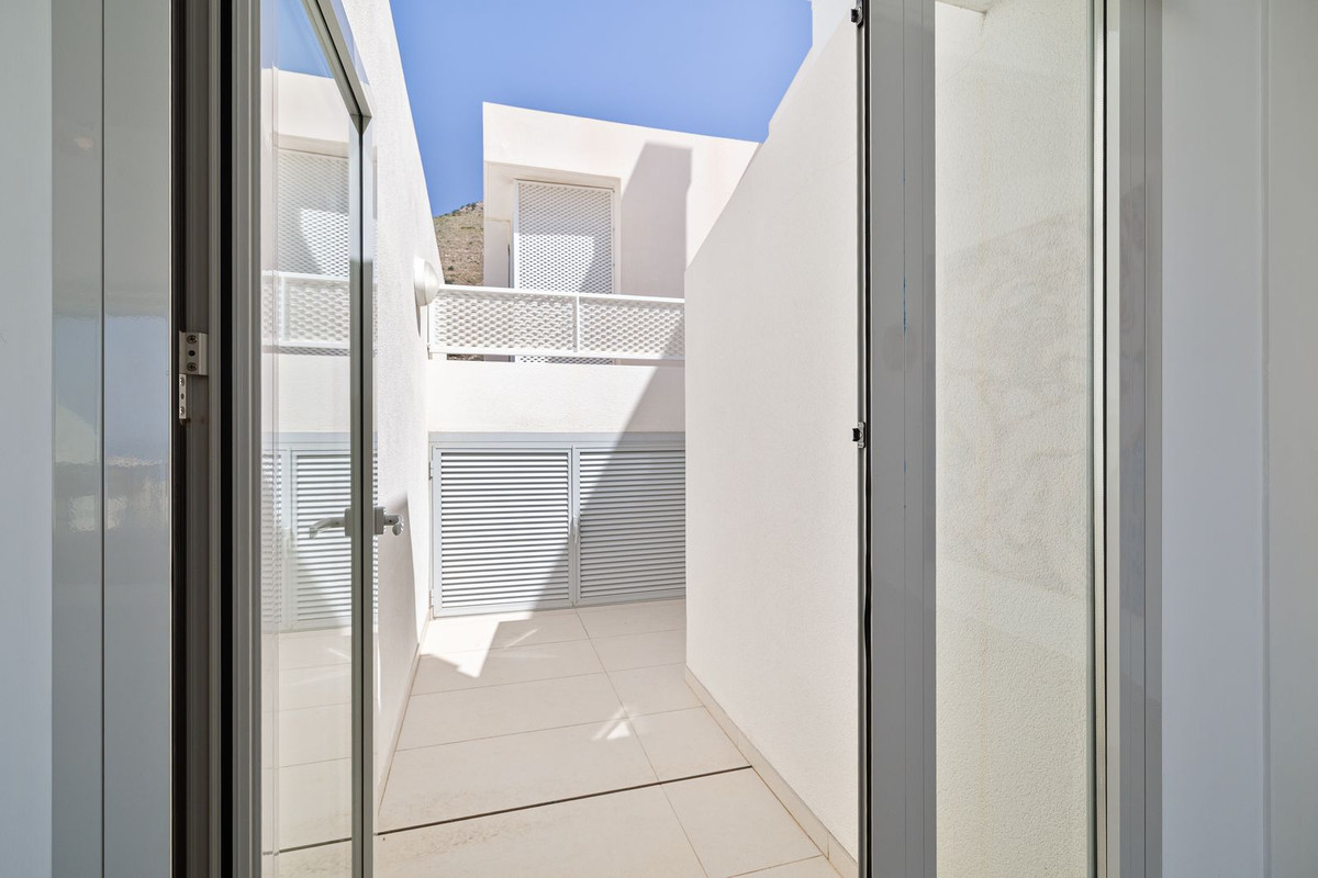 3 Bedroom Penthouse in Benalmádena - Photo 32