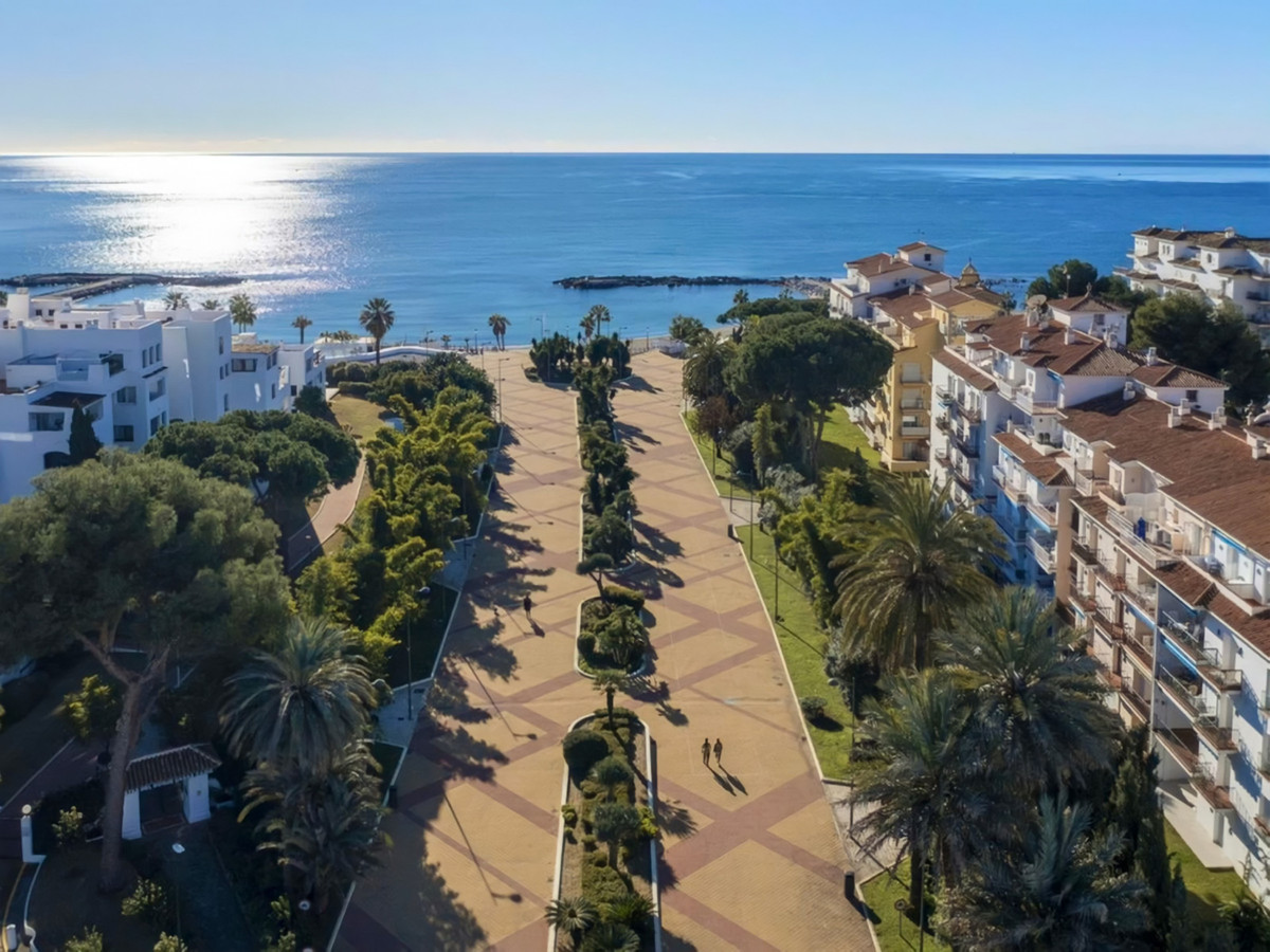 Piso de 3 dormitorios con piscina en Málaga – Foto 8