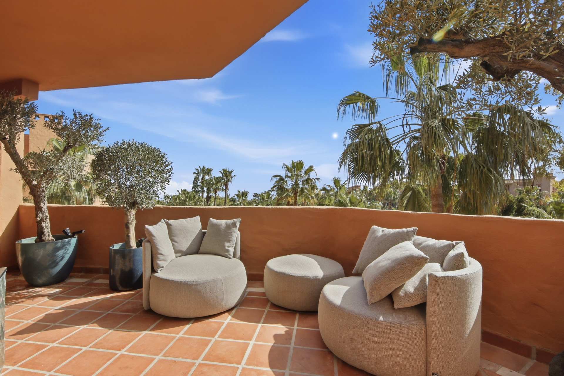 2 Bedroom Apartment in Estepona - Photo 11