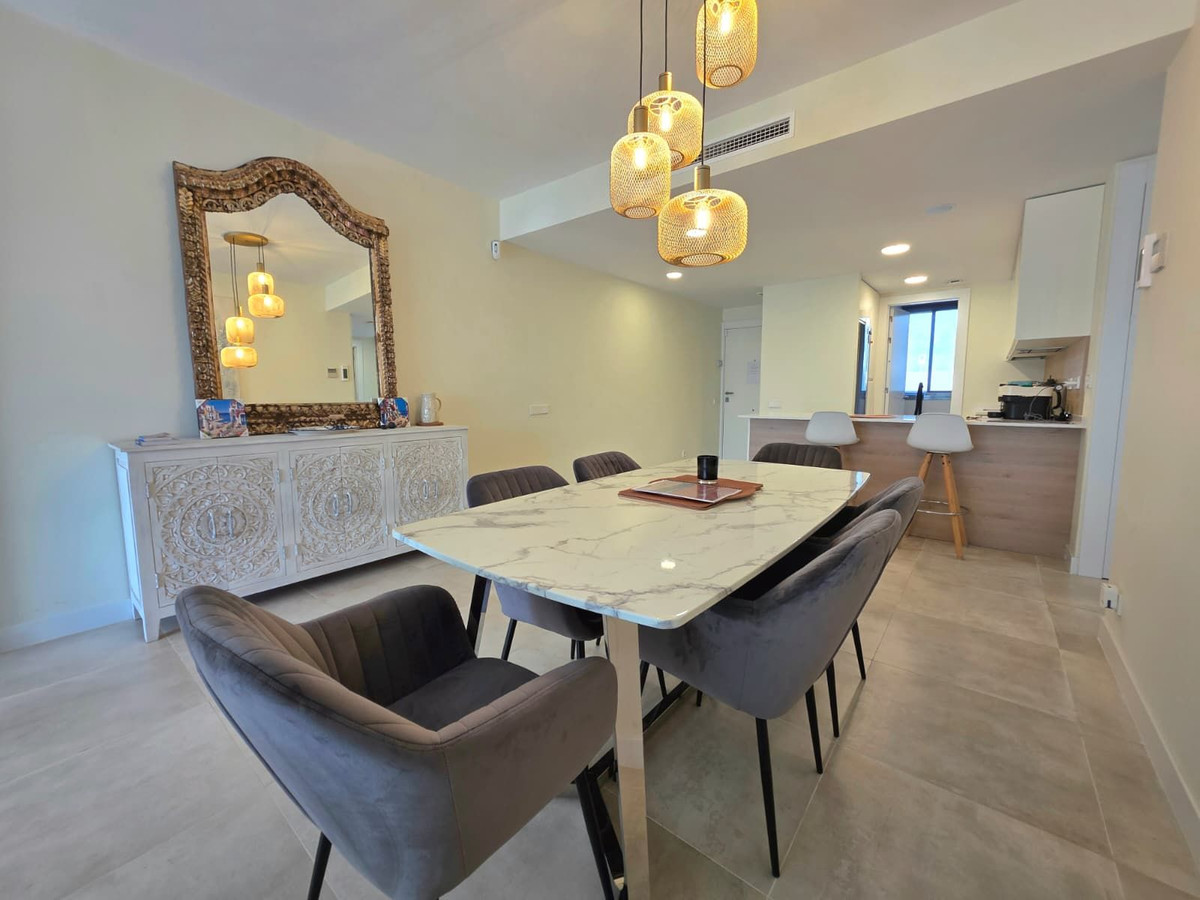 2 Bedroom Apartment in Estepona - Photo 6