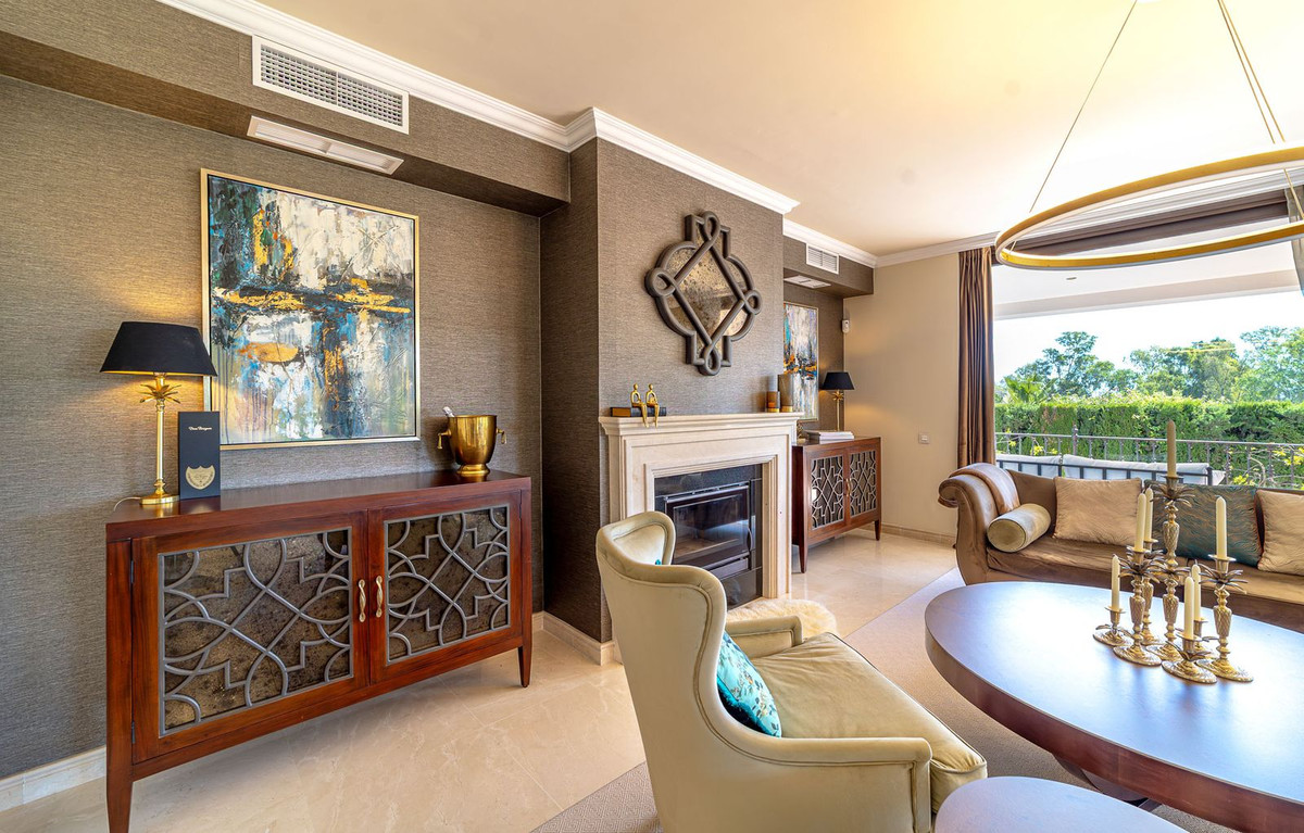 4 Bedroom Villa in Estepona - Photo 11