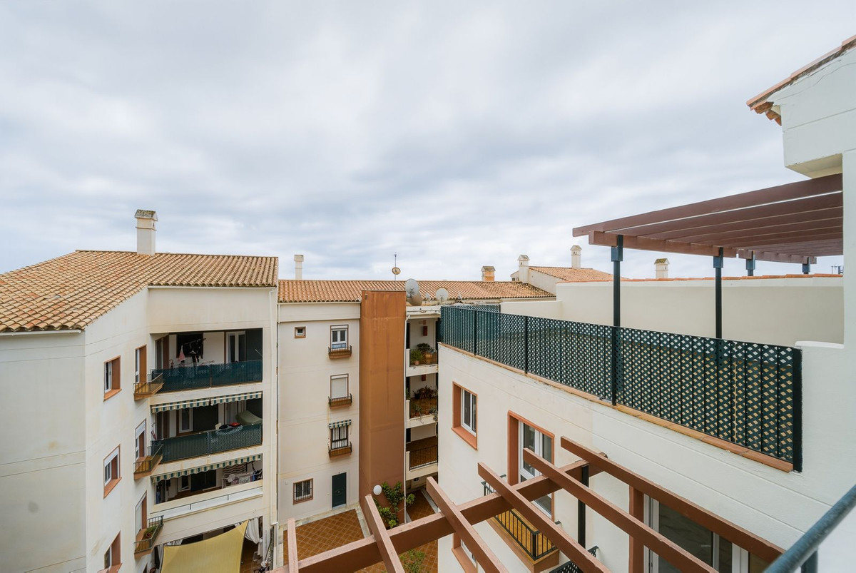 3 Bedroom Penthouse in Benalmádena - Photo 4