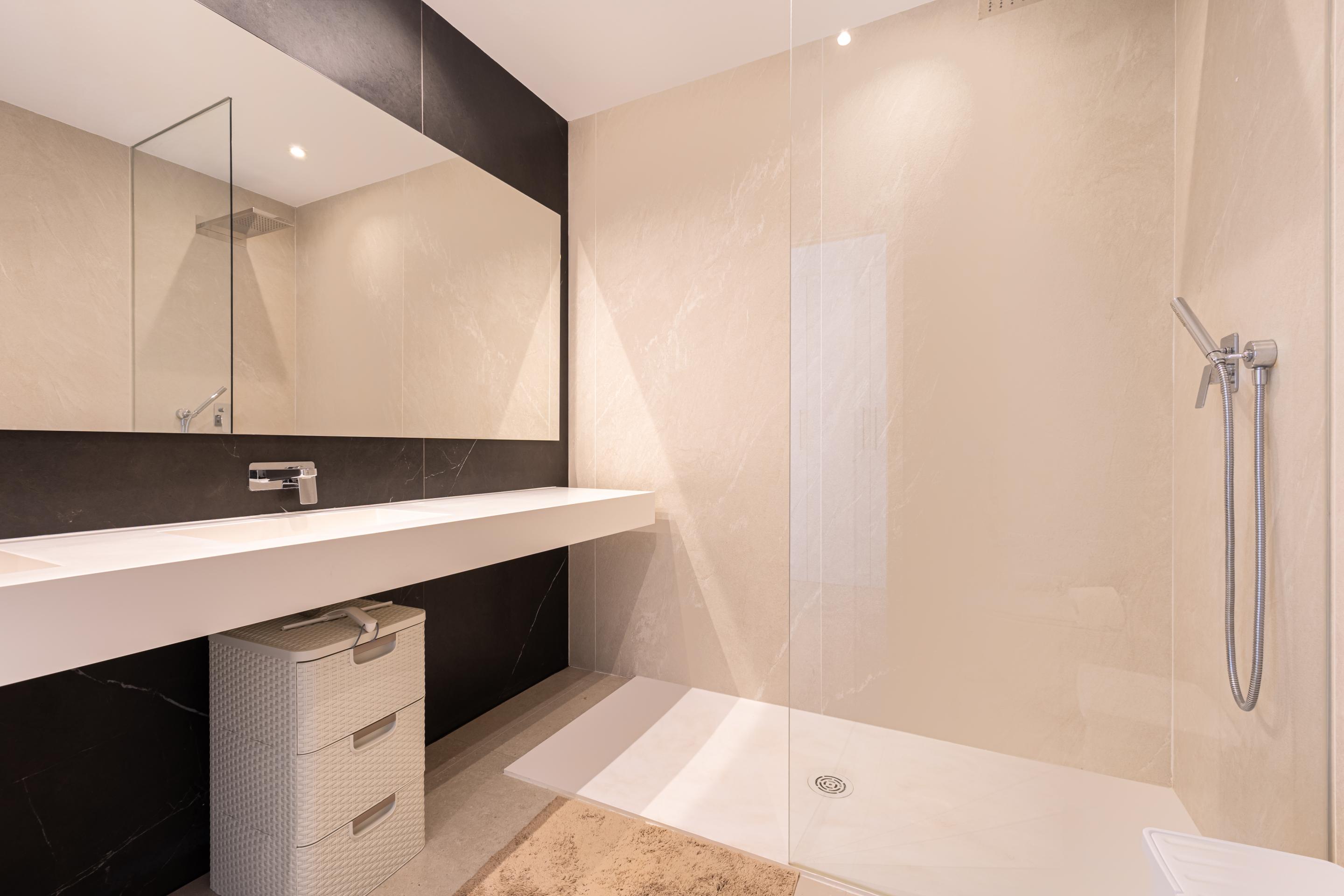 3 Bedroom Apartment in Benahavís - Photo 21