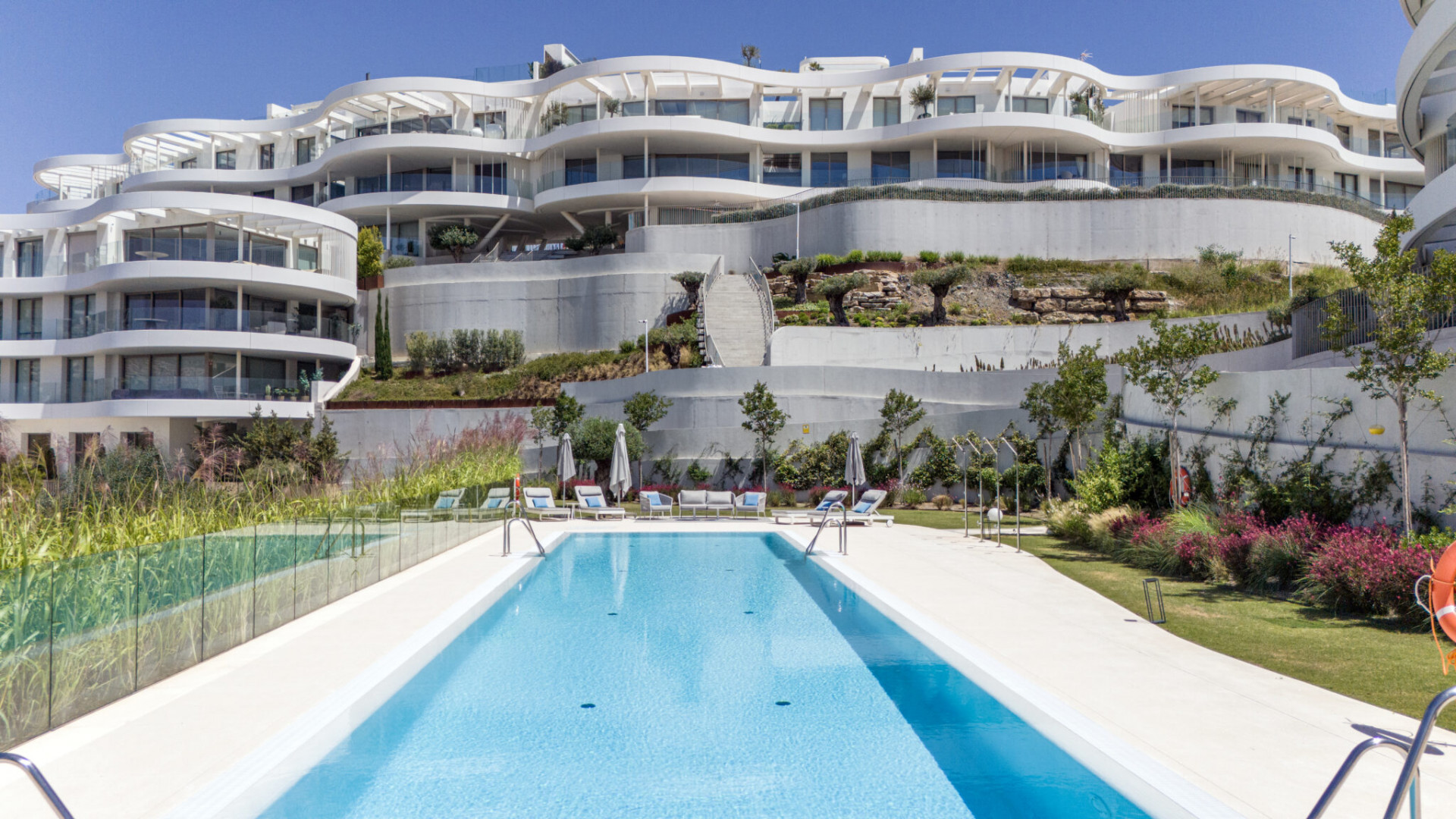 2 Bedroom Apartment in Benahavís - Photo 19