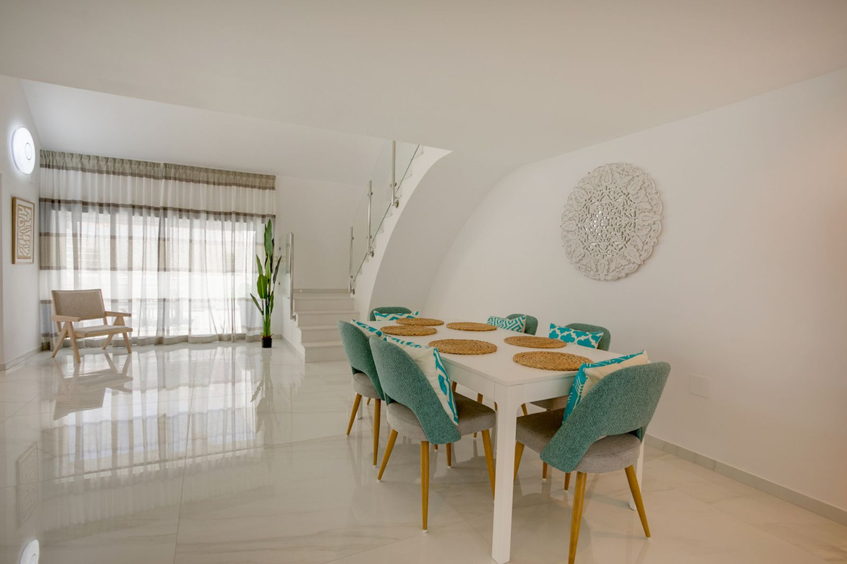 3 Bedroom Villa in Estepona - Photo 7