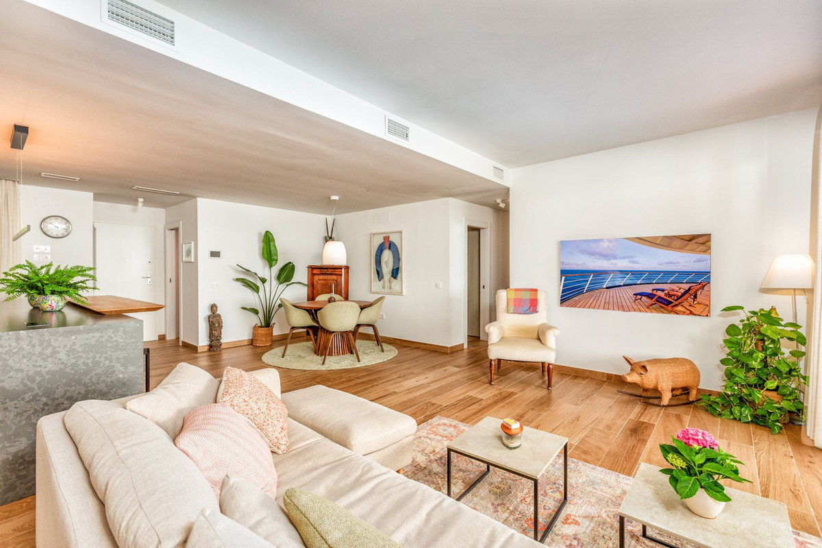 3 Bedroom Apartment in Fuengirola - Photo 12