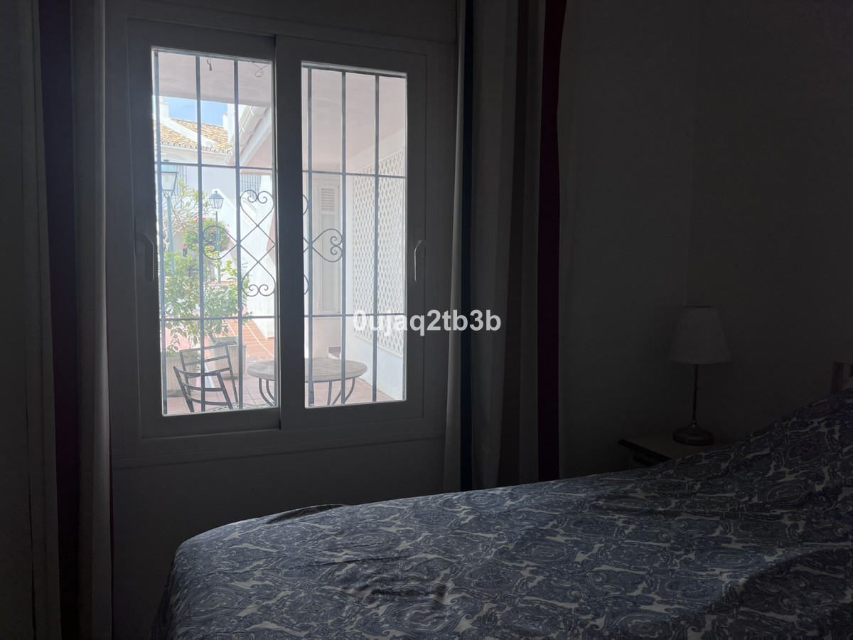 4 Bedroom Apartment in Marbella - Photo 38