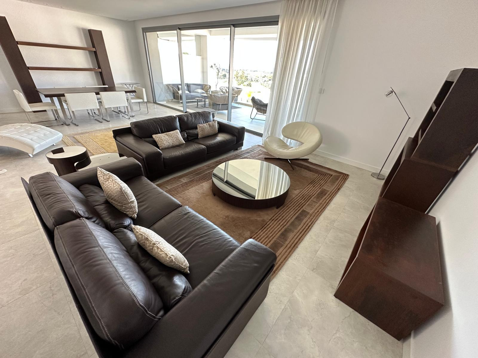 4 Bedroom Apartment in Marbella - Photo 3