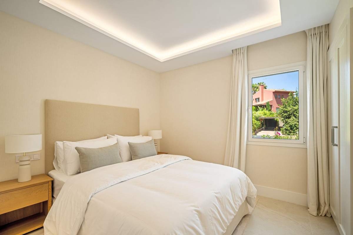 4 Bedroom Townhouse in Benahavís - Фото 27