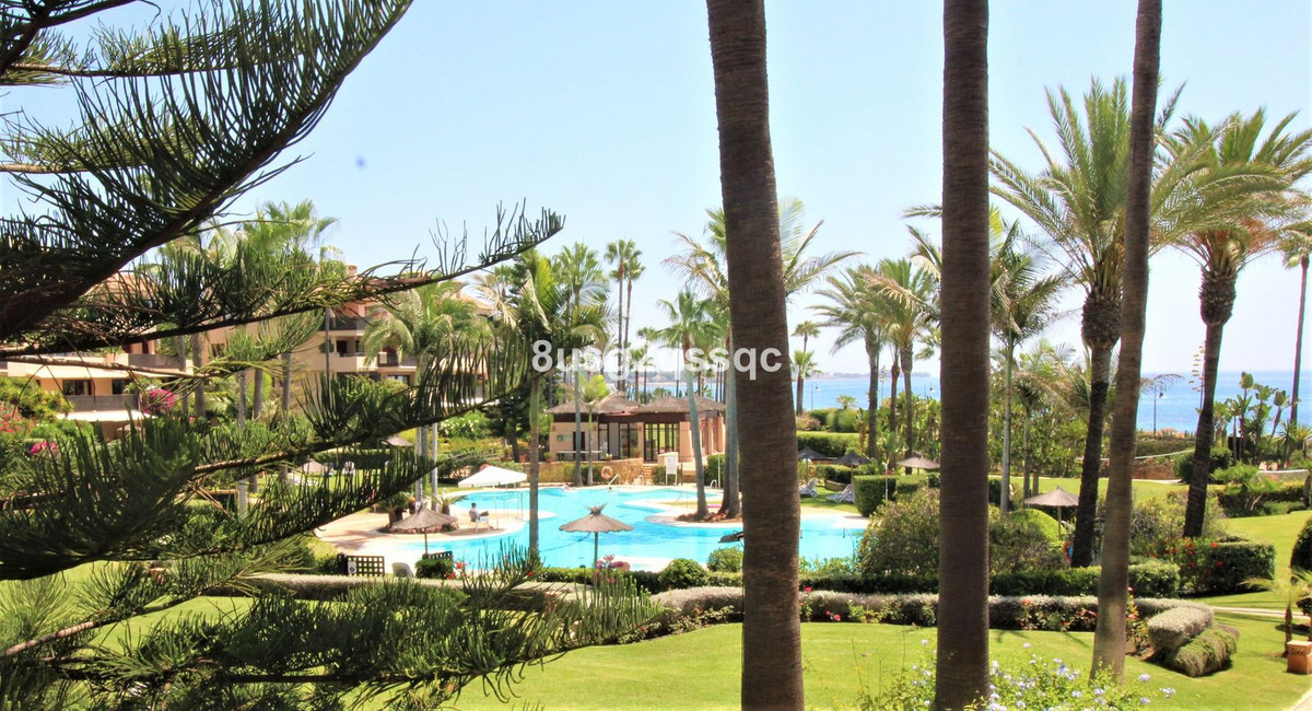 3 Bedroom Penthouse in Estepona - Photo 21