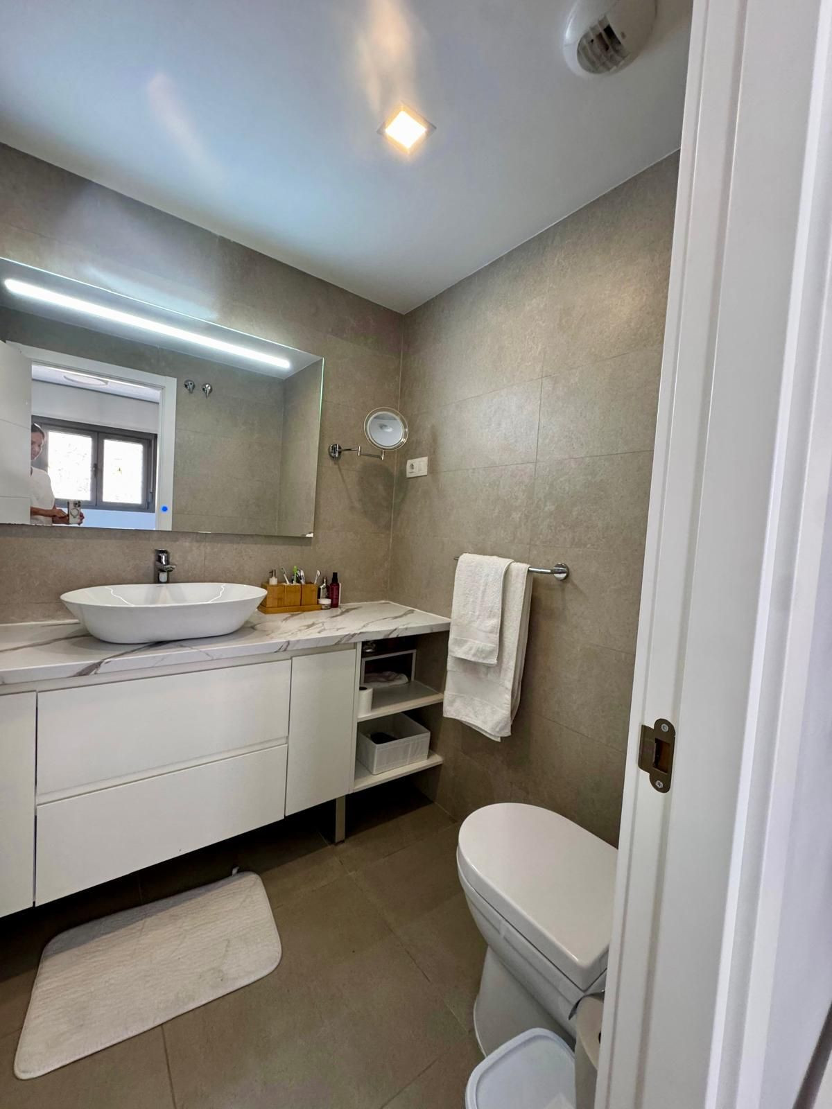 3 Bedroom Apartment in Benalmádena - Photo 25