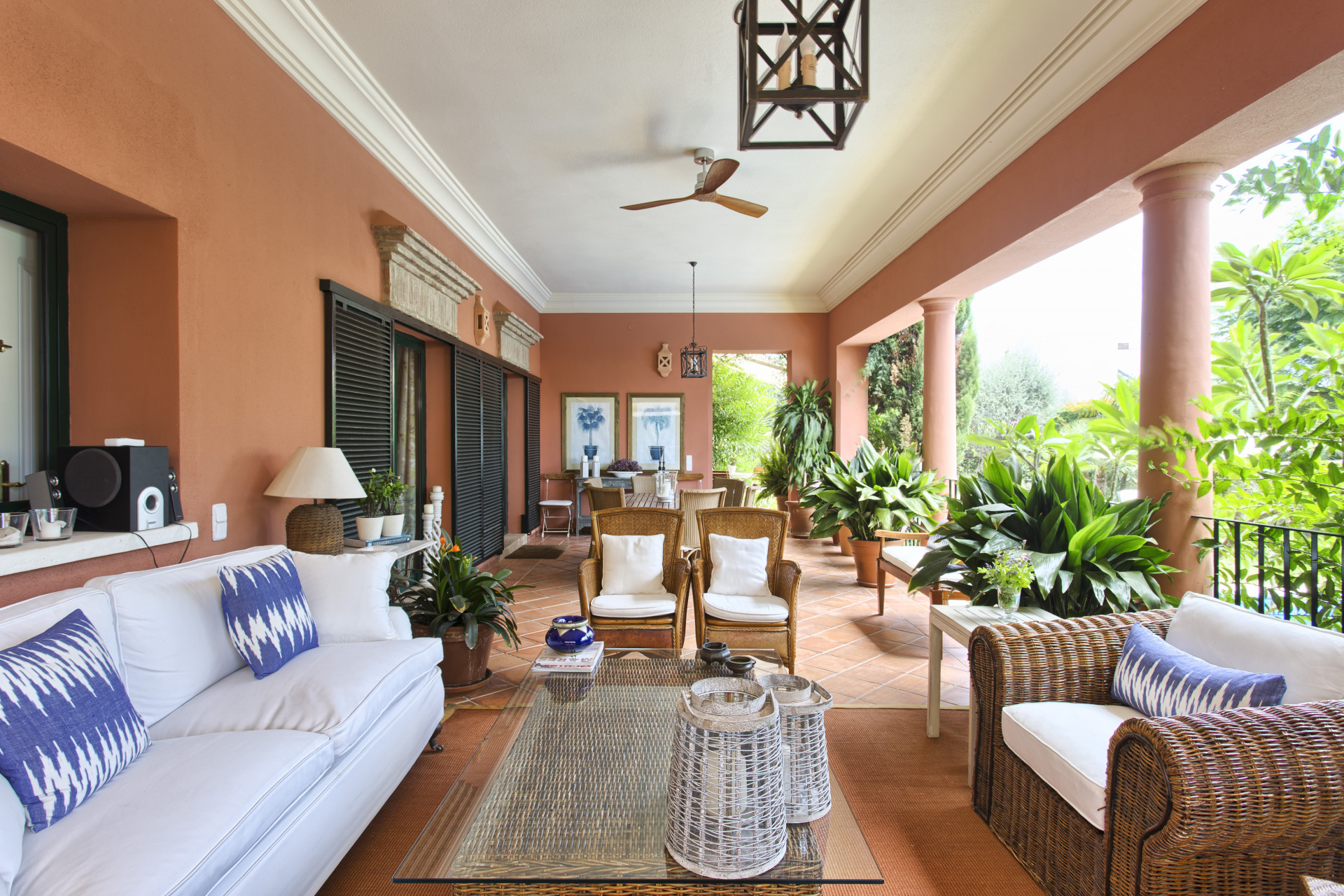 5 Bedroom Villa in Marbella - Photo 3