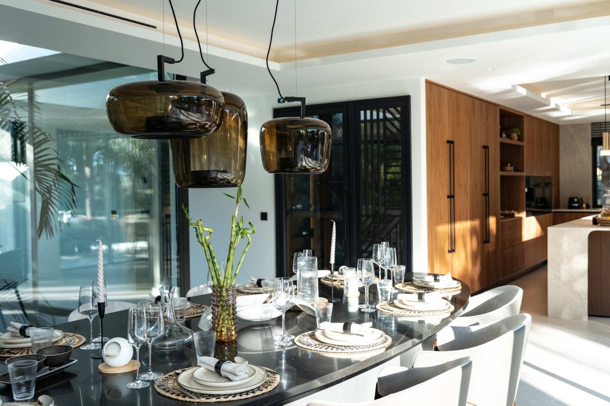 5 Bedroom Villa in Marbella - Photo 8