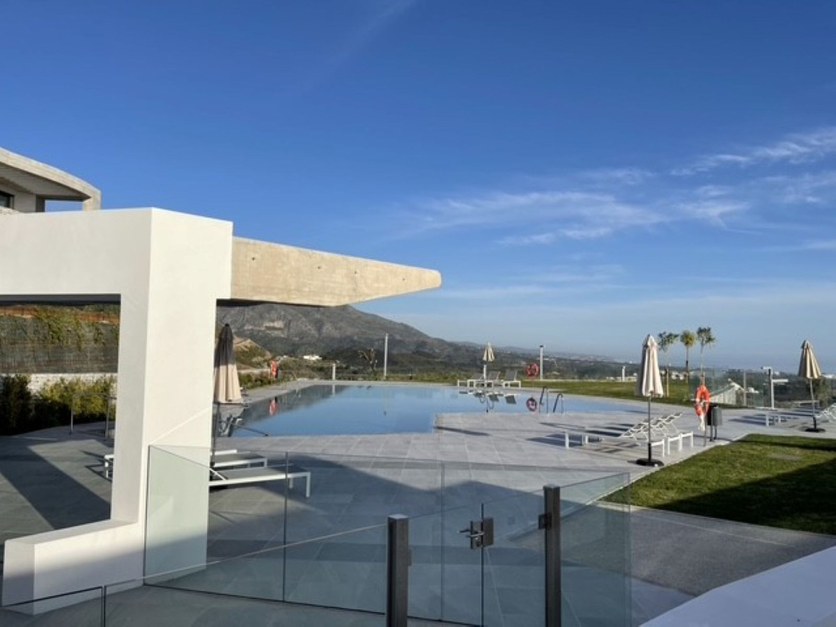 3 Bedroom Apartment in Benahavís - Photo 33
