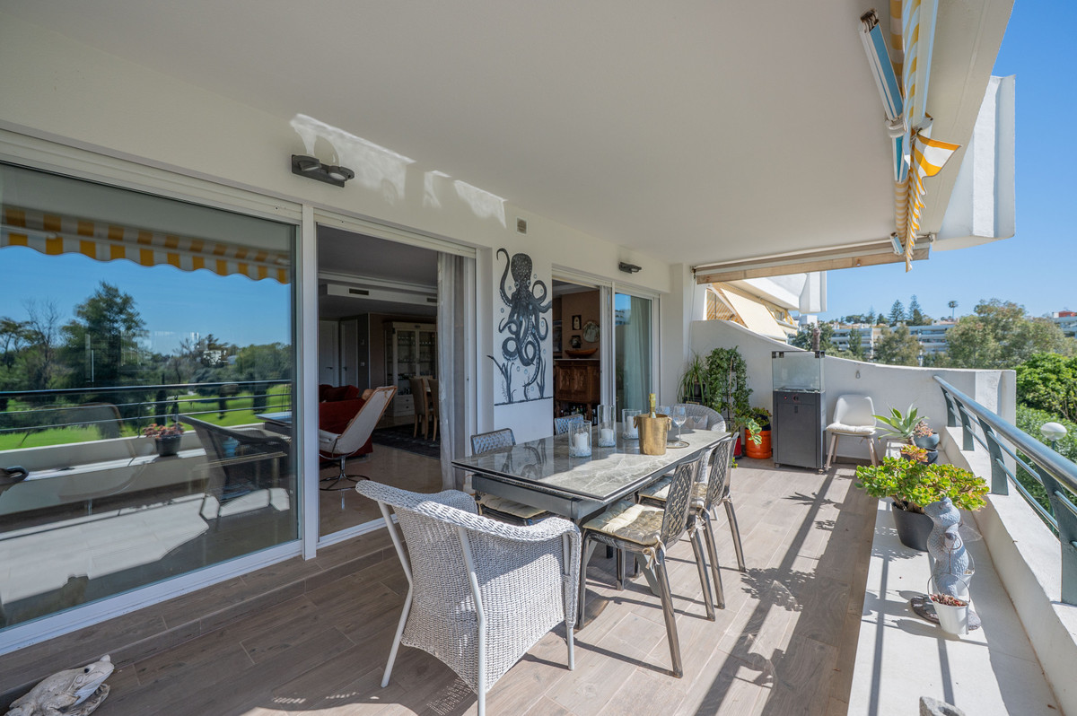 4 Bedroom Apartment in San Pedro de Alcántara - Photo 19