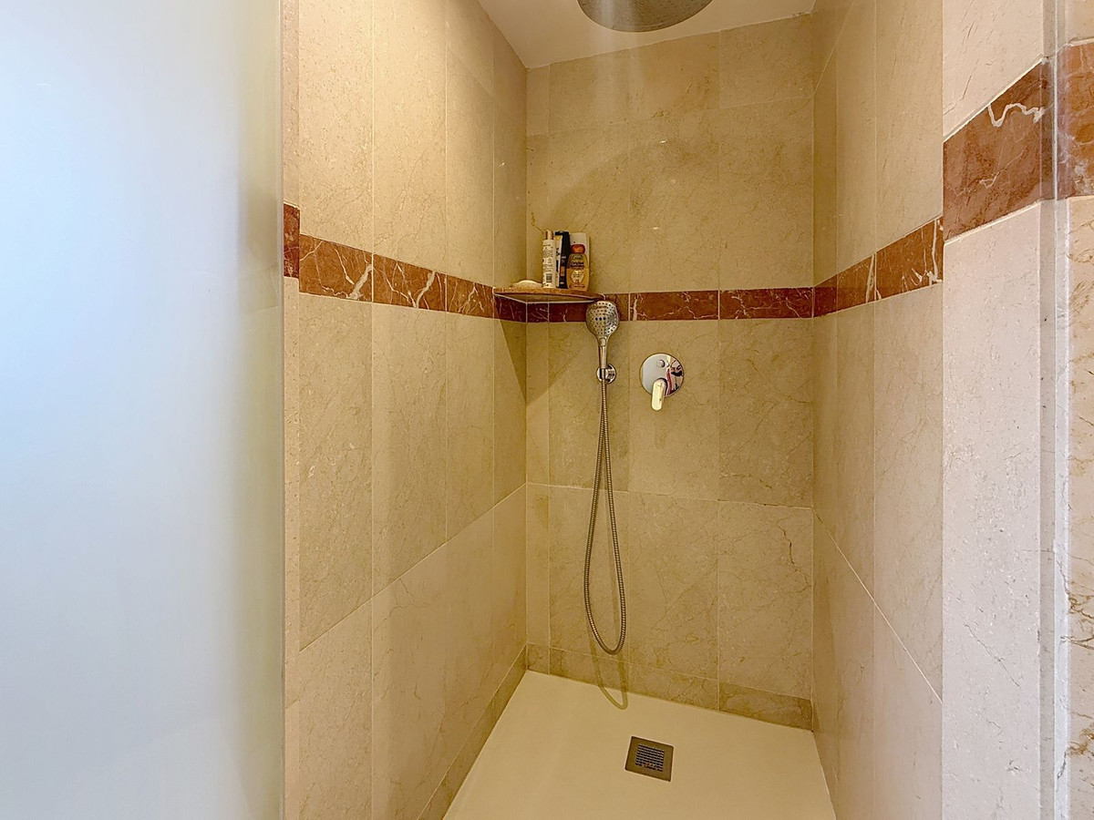 3 Bedroom Penthouse in Estepona - Фото 36