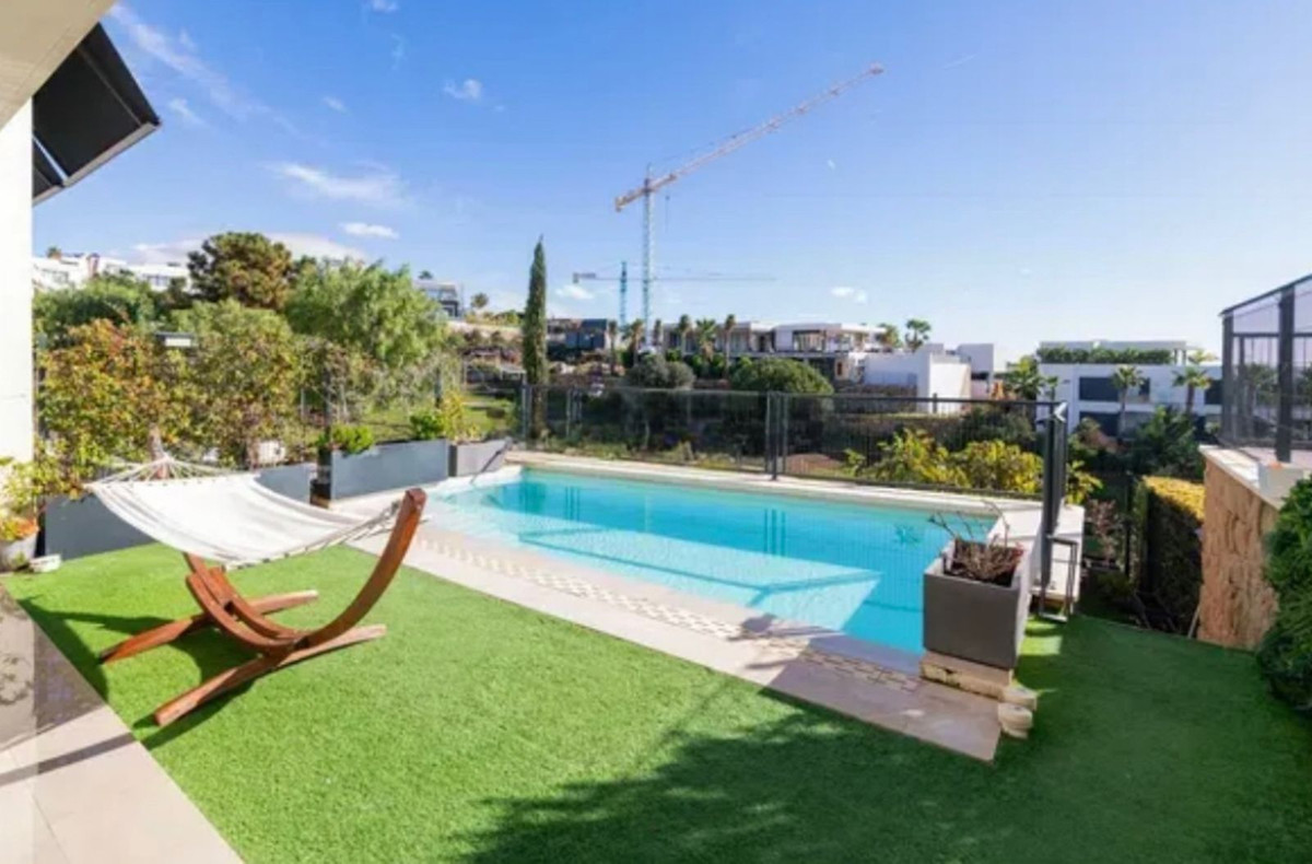 3 Bedroom Villa in Marbella - Photo 6