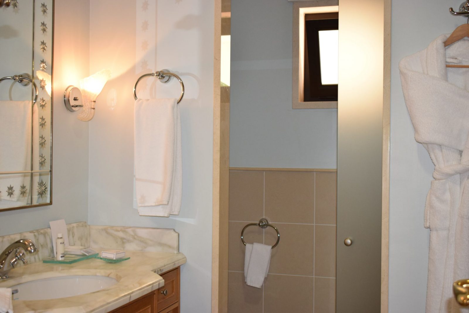 2-bedroom apartment with pool in Spain – Photo 19