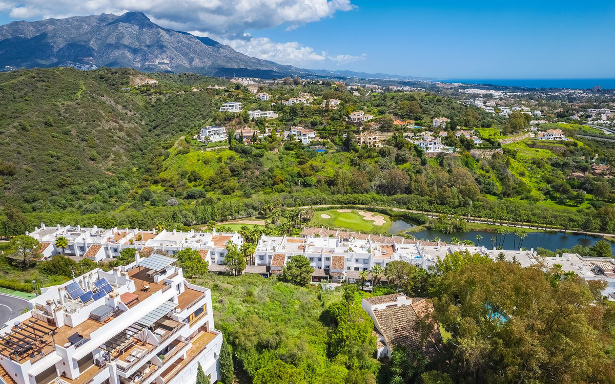 1,329 m² Plot in Benahavís - Photo 5