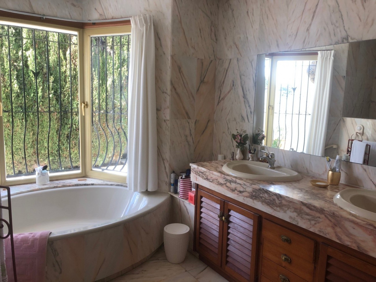 4 Bedroom Villa in Marbella - Foto 5