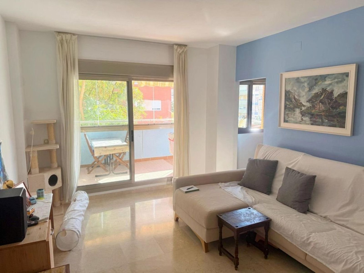4 Bedroom Apartment in Málaga - Photo 12
