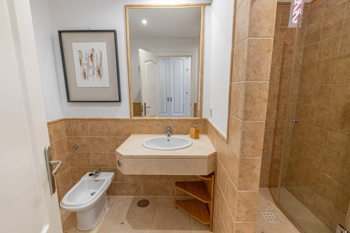 3 Bedroom Apartment in Estepona - Photo 31