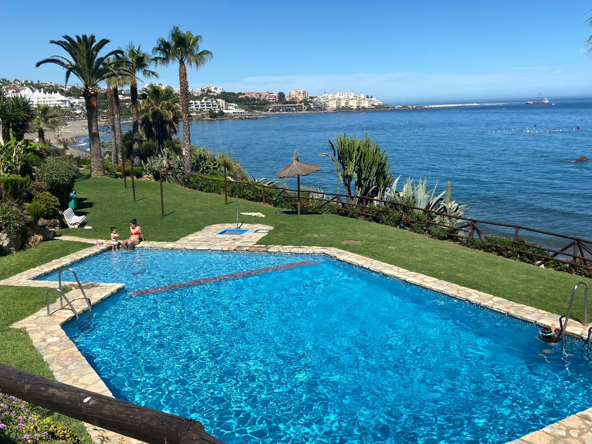 3 Bedroom Townhouse in Estepona - Photo 3